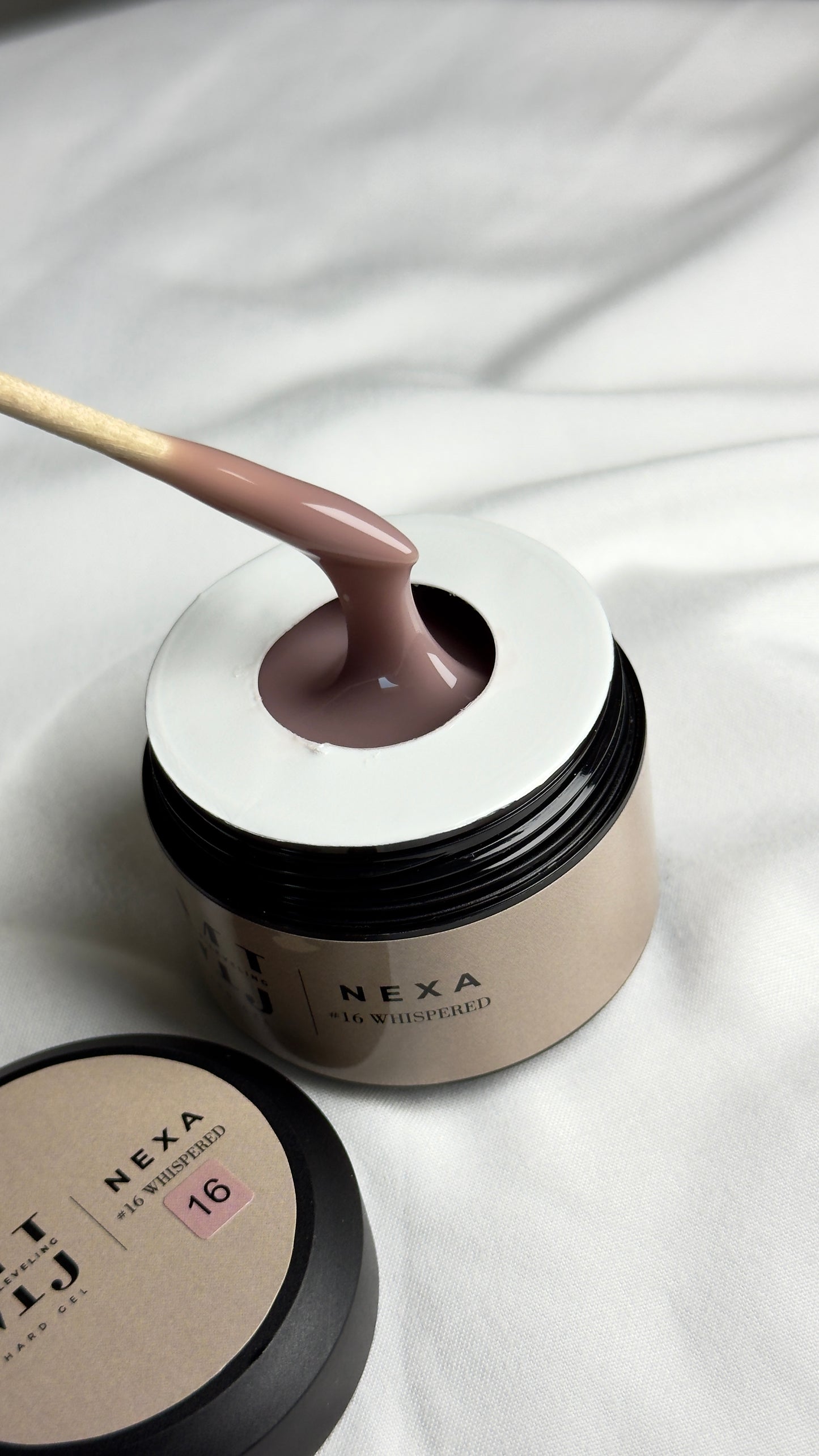 Hard gel NEXA 16 Whispered