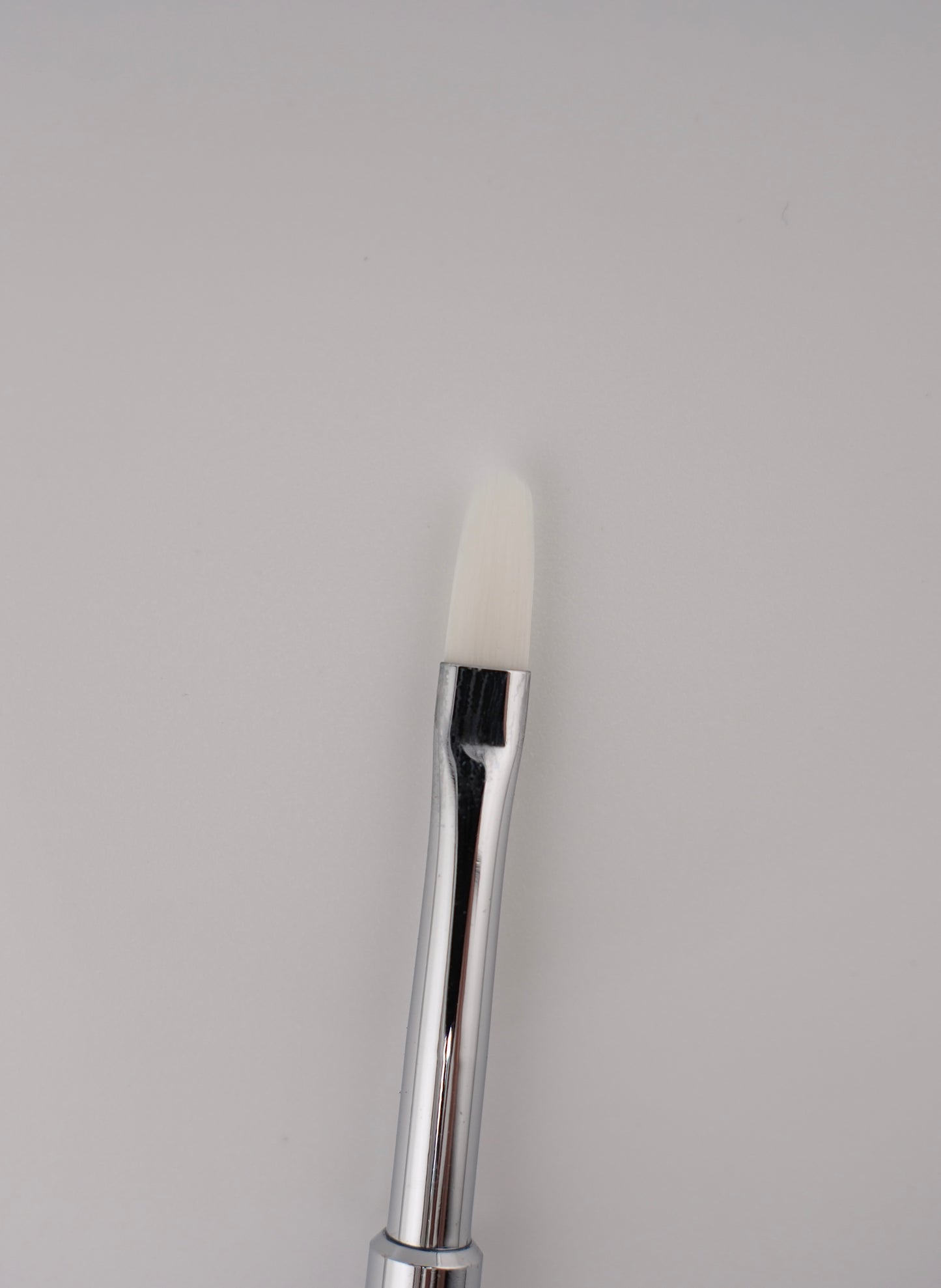 Professional Oval Gel Brush — Long Bristles Synthetic Brush